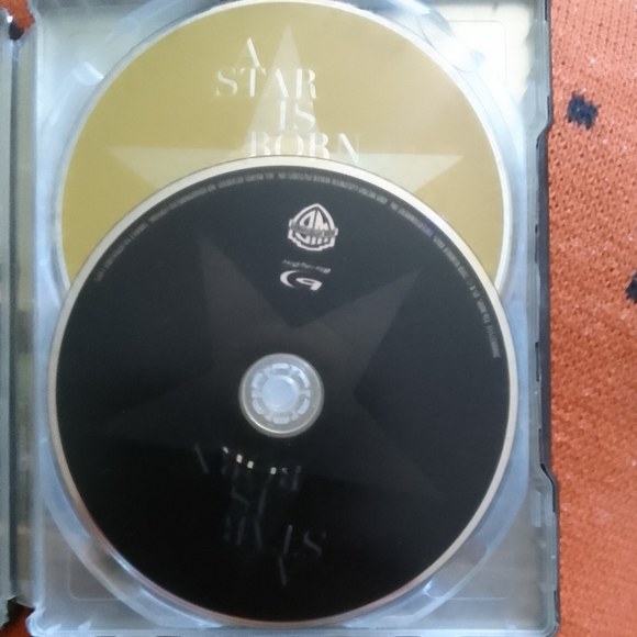 A Star is Born Blu Ray Steelbook - Picture 2 of 2